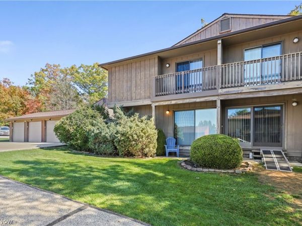 7569 Creekwood Drive , Unit 21D, North Royalton, OH 44133