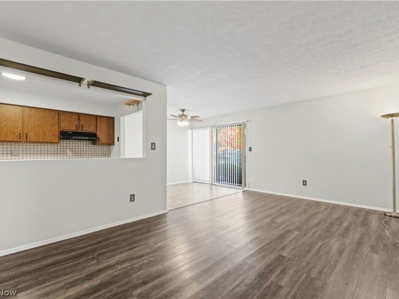 7569 Creekwood Drive, Unit 21D, North Royalton, OH 44133 Photo 10