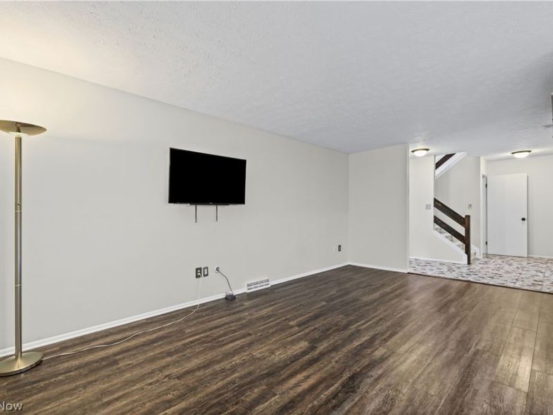 7569 Creekwood Drive, Unit 21D, North Royalton, OH 44133 Photo 12