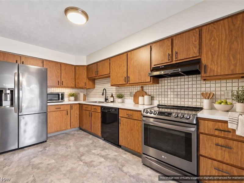 7569 Creekwood Drive, Unit 21D, North Royalton, OH 44133 Photo 22