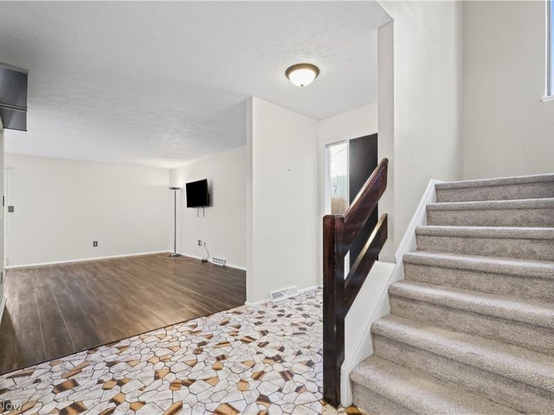 7569 Creekwood Drive, Unit 21D, North Royalton, OH 44133 Photo 6