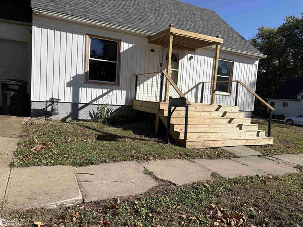 310 S Jefferson Street S, Mount Pleasant, IA 52641