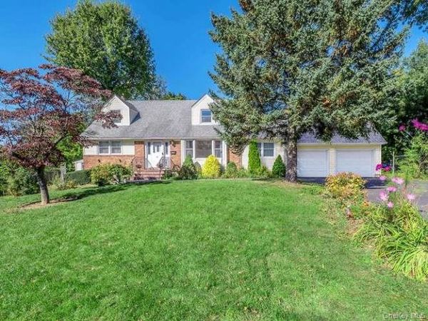 33 Craft Avenue , Glen Cove, NY 11542