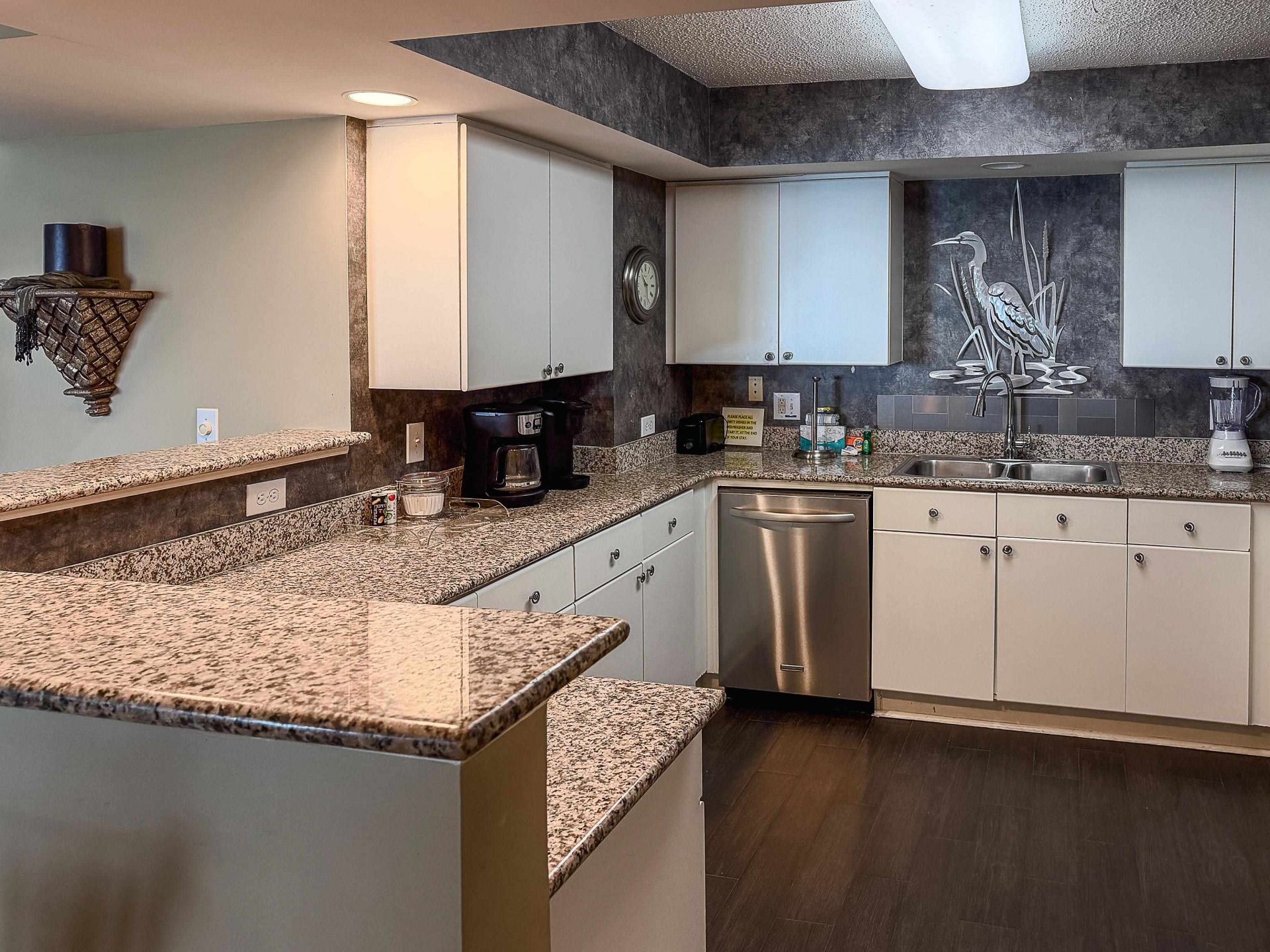 8560 Queensway Blvd.  Photo 17