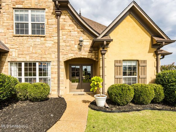 4890 Bakersfield Cove, Nesbit, MS 38651