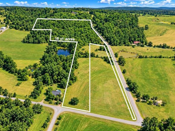 15 Poplar Ridge Rd , Chapmansboro, TN 37035