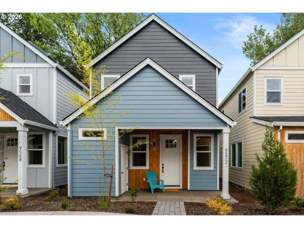 9564 SW 91st AVE, Unit 4, Portland, OR 97223