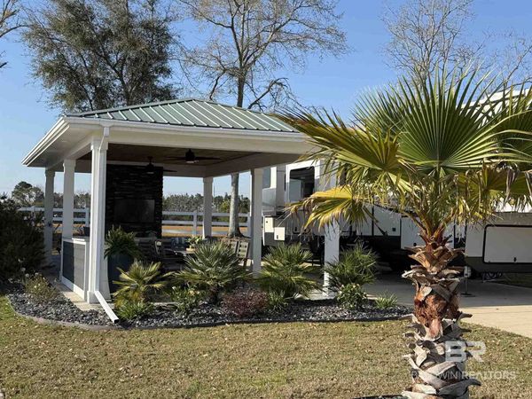 12377 Gateway Drive, Unit 166, Elberta, AL 36530