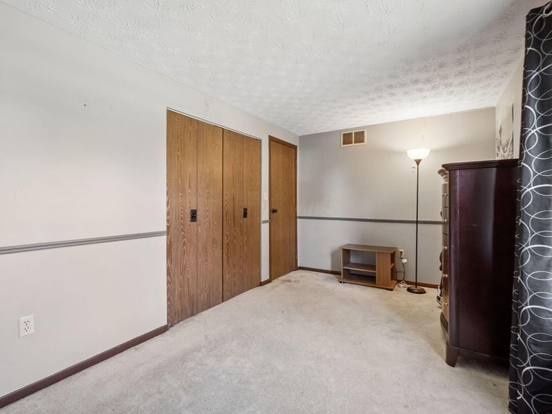 817 Upwoods Drive , Columbus, OH 43228 Photo 11