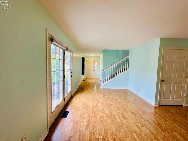 503 Elise Lane, Gibsonburg, OH 43431 Photo 10