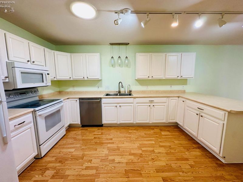 503 Elise Lane, Gibsonburg, OH 43431 Photo 15