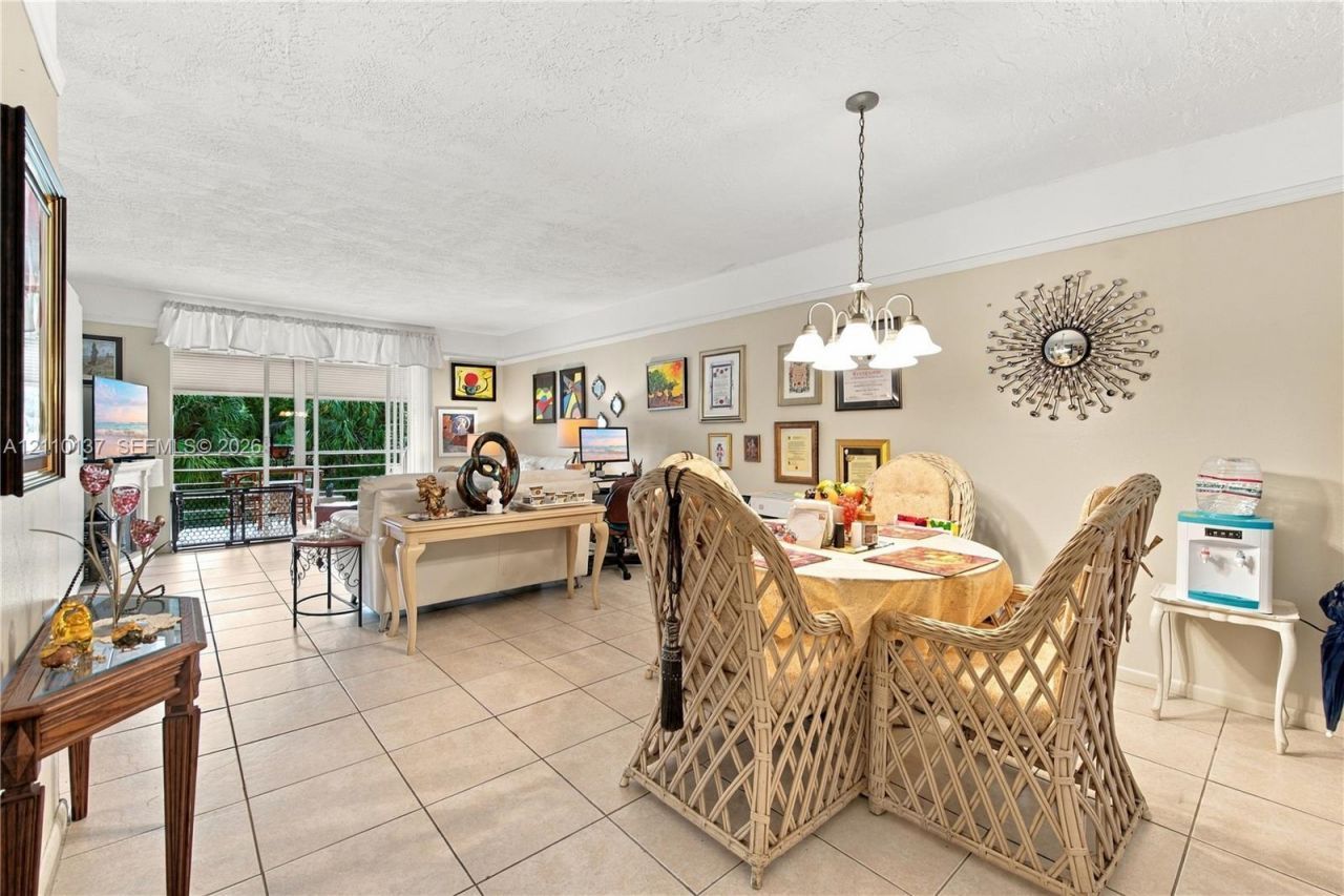 2871 Somerset Dr, Unit 205, Lauderdale Lakes, FL 33311 Photo