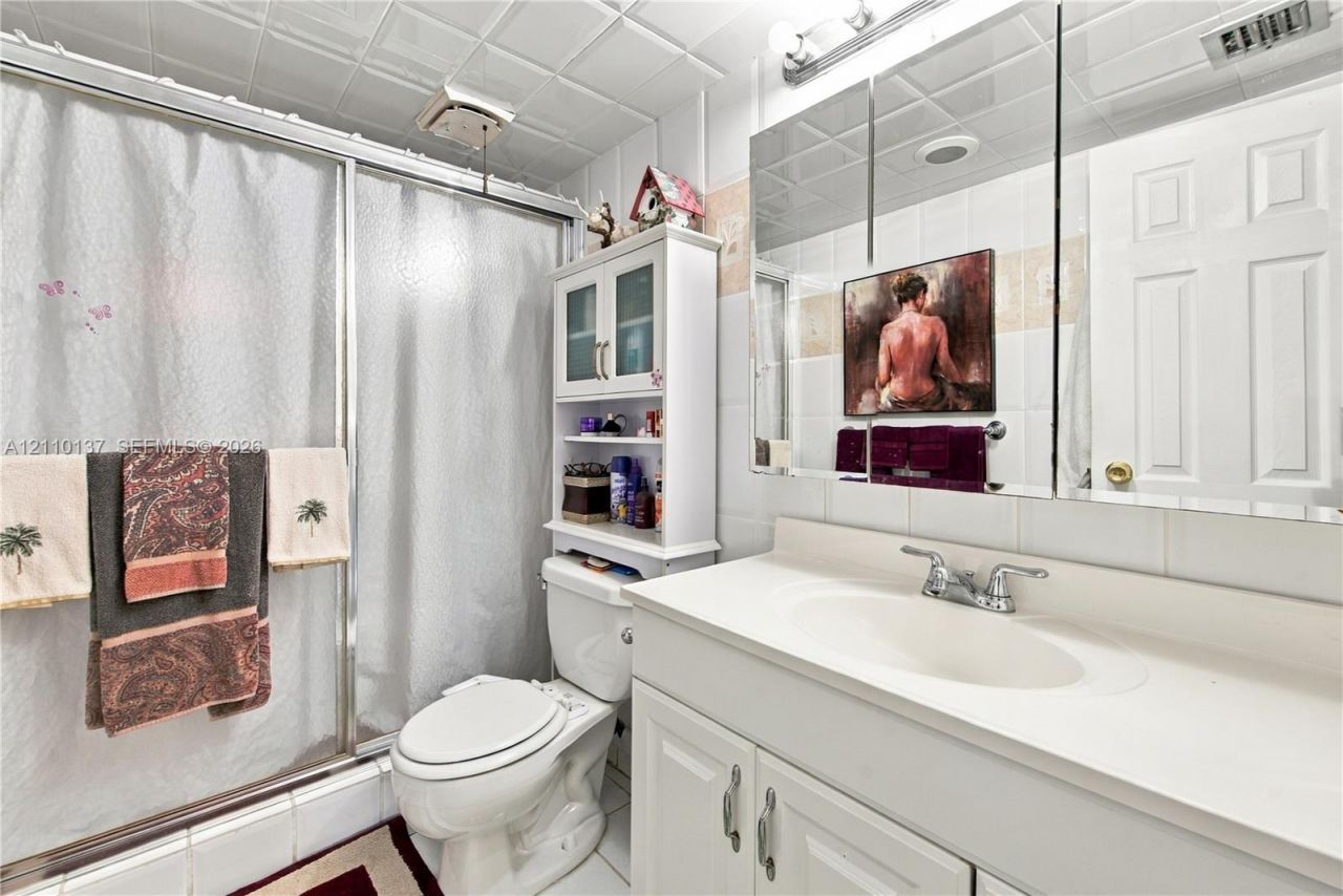 2871 Somerset Dr, Unit 205, Lauderdale Lakes, FL 33311 Photo