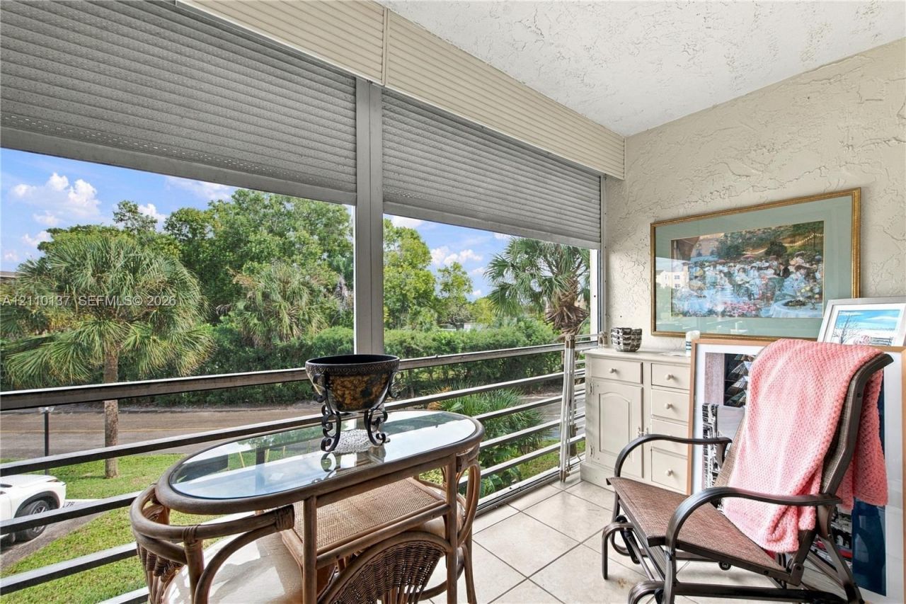 2871 Somerset Dr, Unit 205, Lauderdale Lakes, FL 33311 Photo