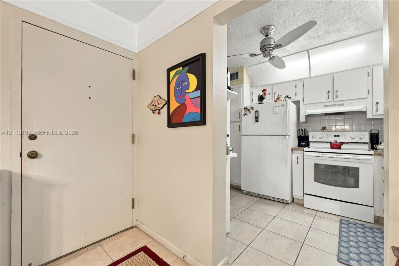 2871 Somerset Dr, Unit 205, Lauderdale Lakes, FL 33311 Photo