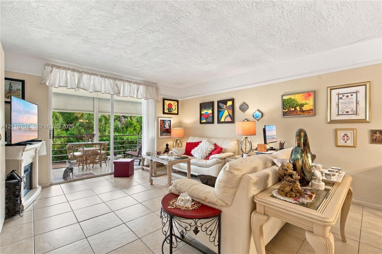 2871 Somerset Dr, Unit 205, Lauderdale Lakes, FL 33311 Photo