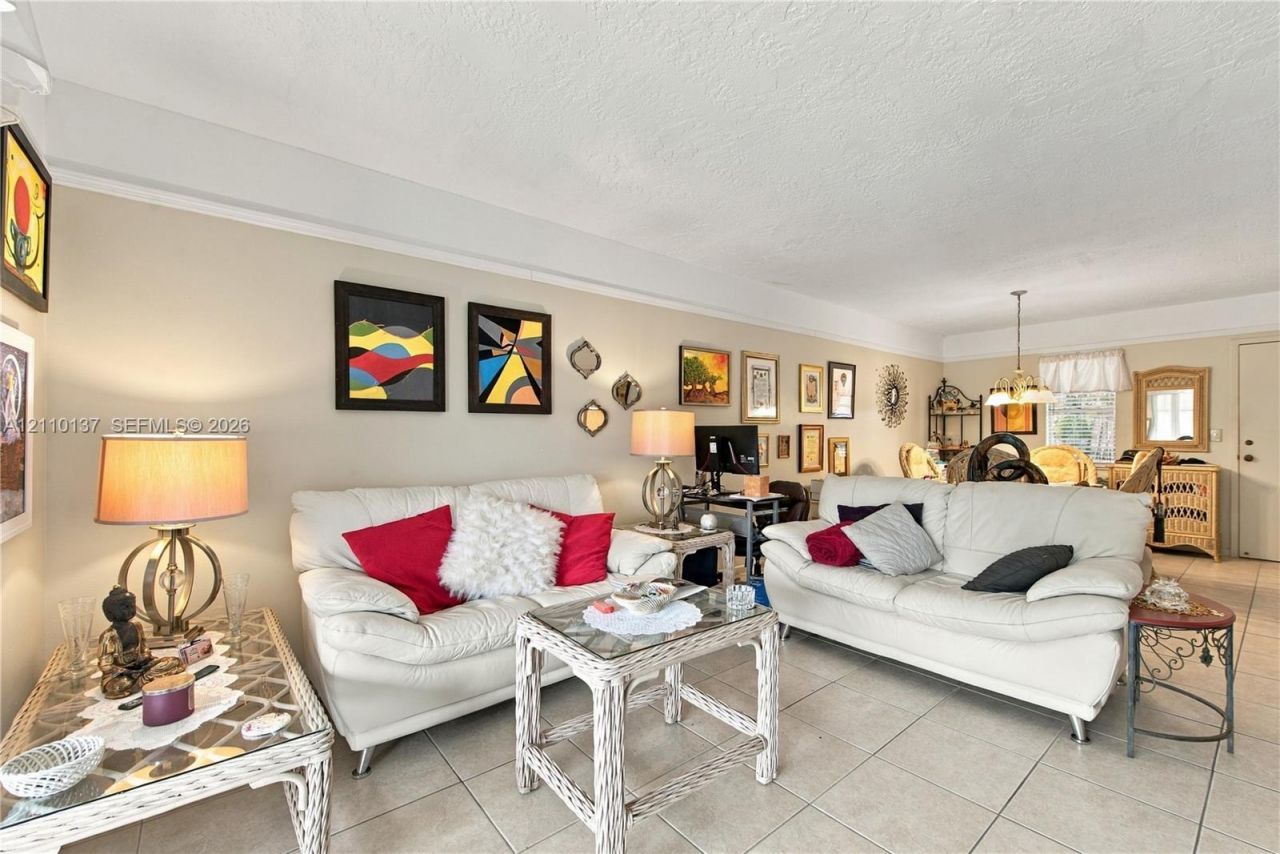 2871 Somerset Dr, Unit 205, Lauderdale Lakes, FL 33311 Photo