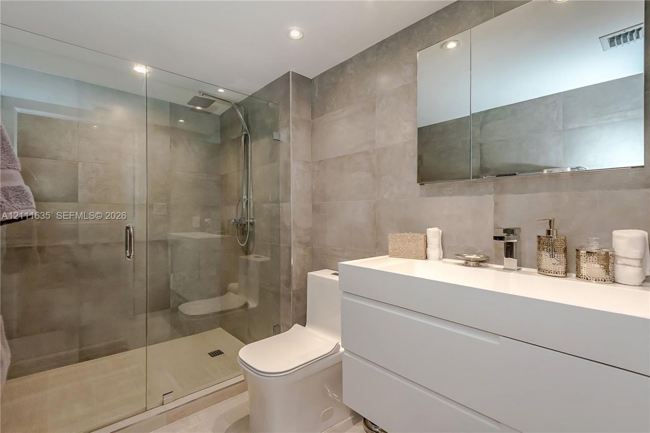 90 Alton Rd , Unit 2410, Miami Beach, FL 33139 Photo