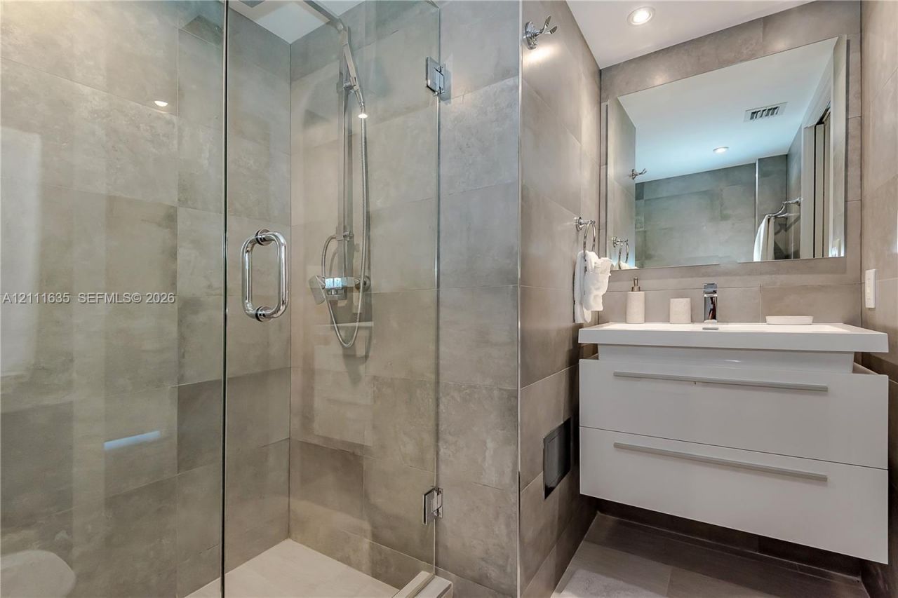 90 Alton Rd , Unit 2410, Miami Beach, FL 33139 Photo