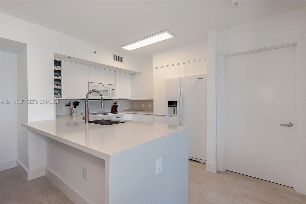 90 Alton Rd , Unit 2410, Miami Beach, FL 33139 Photo