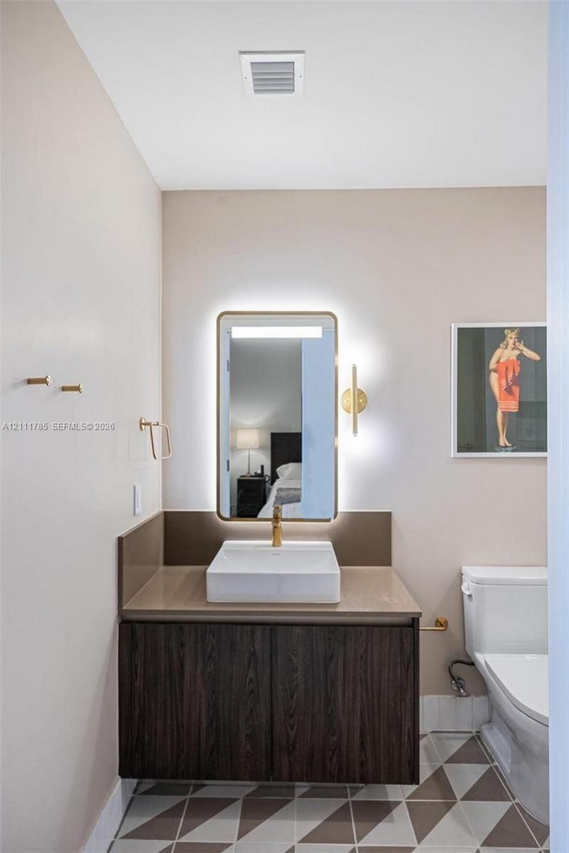 159 NE 6th St , Unit 4803, Miami, FL 33132 Photo
