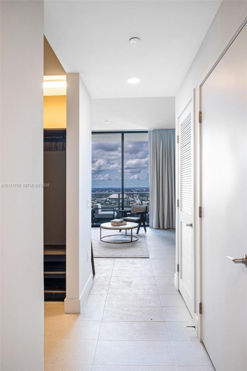 159 NE 6th St , Unit 4803, Miami, FL 33132 Photo