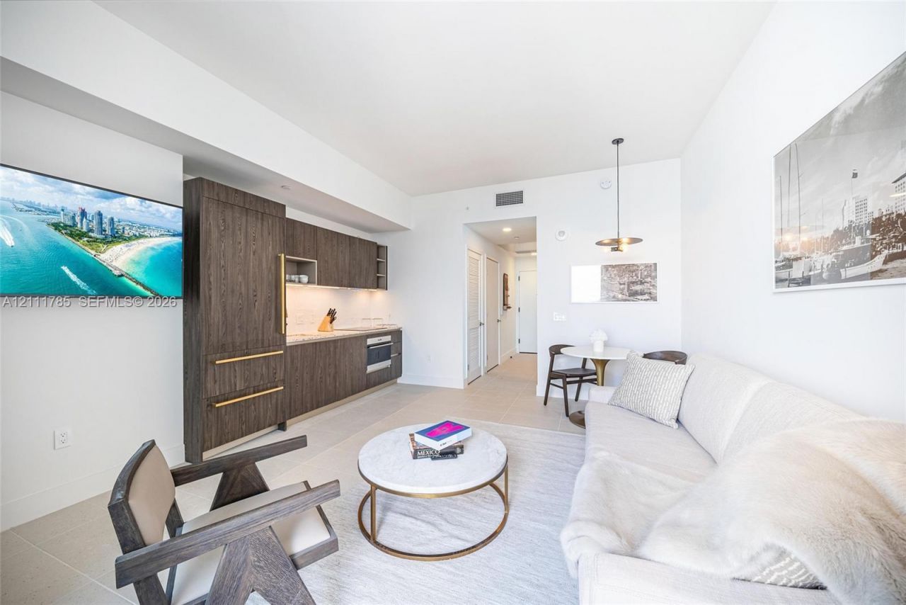 159 NE 6th St , Unit 4803, Miami, FL 33132 Photo
