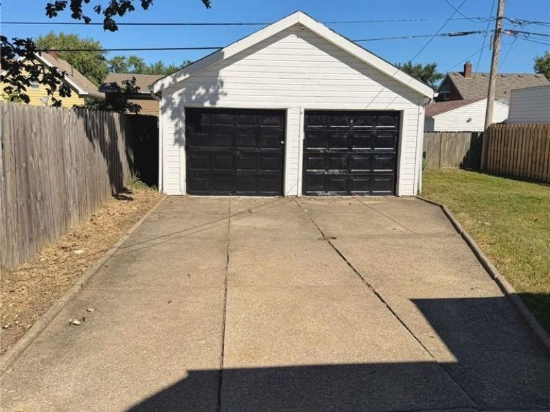 22401 Arms Avenue , Euclid, OH 44123 Photo 45