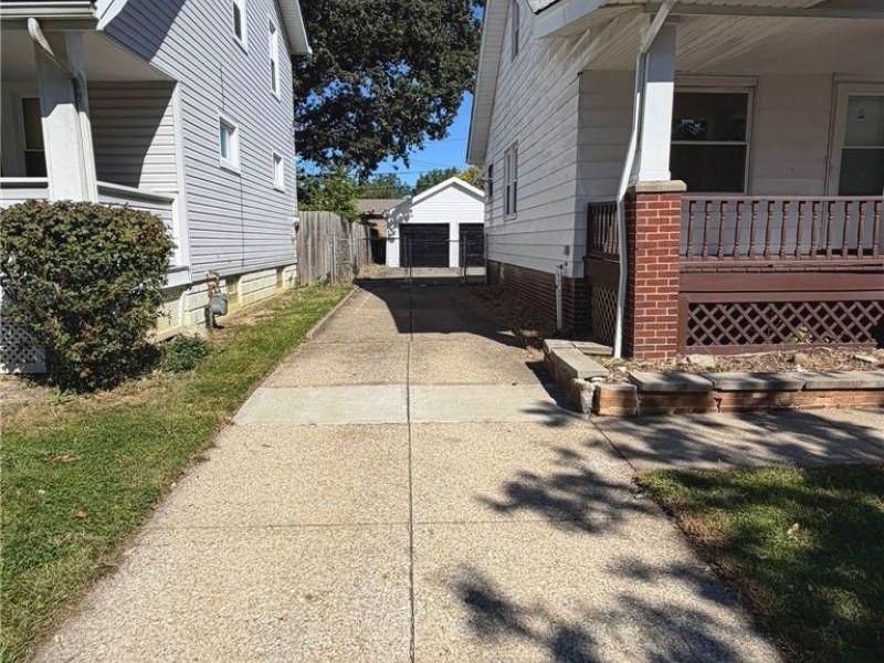 22401 Arms Avenue , Euclid, OH 44123 Photo 6
