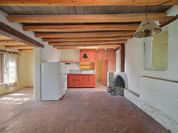 1325 Cerro Gordo Road , Santa Fe, NM 87501