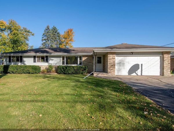 2966 SHELDON DRIVE, Oshkosh, WI 54904