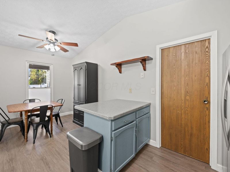 7686 Heathside Court, Columbus, OH 43235 Photo 5