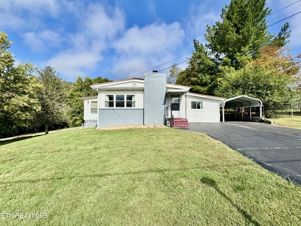 220 Butter & Egg Rd, Jacksboro, TN 37757