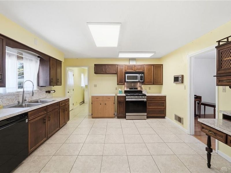 275 E Ankeney Mill Road, Xenia, OH 45385 Photo 32