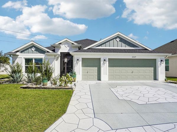 2227 LANDREA LOOP, THE VILLAGES, FL 32163