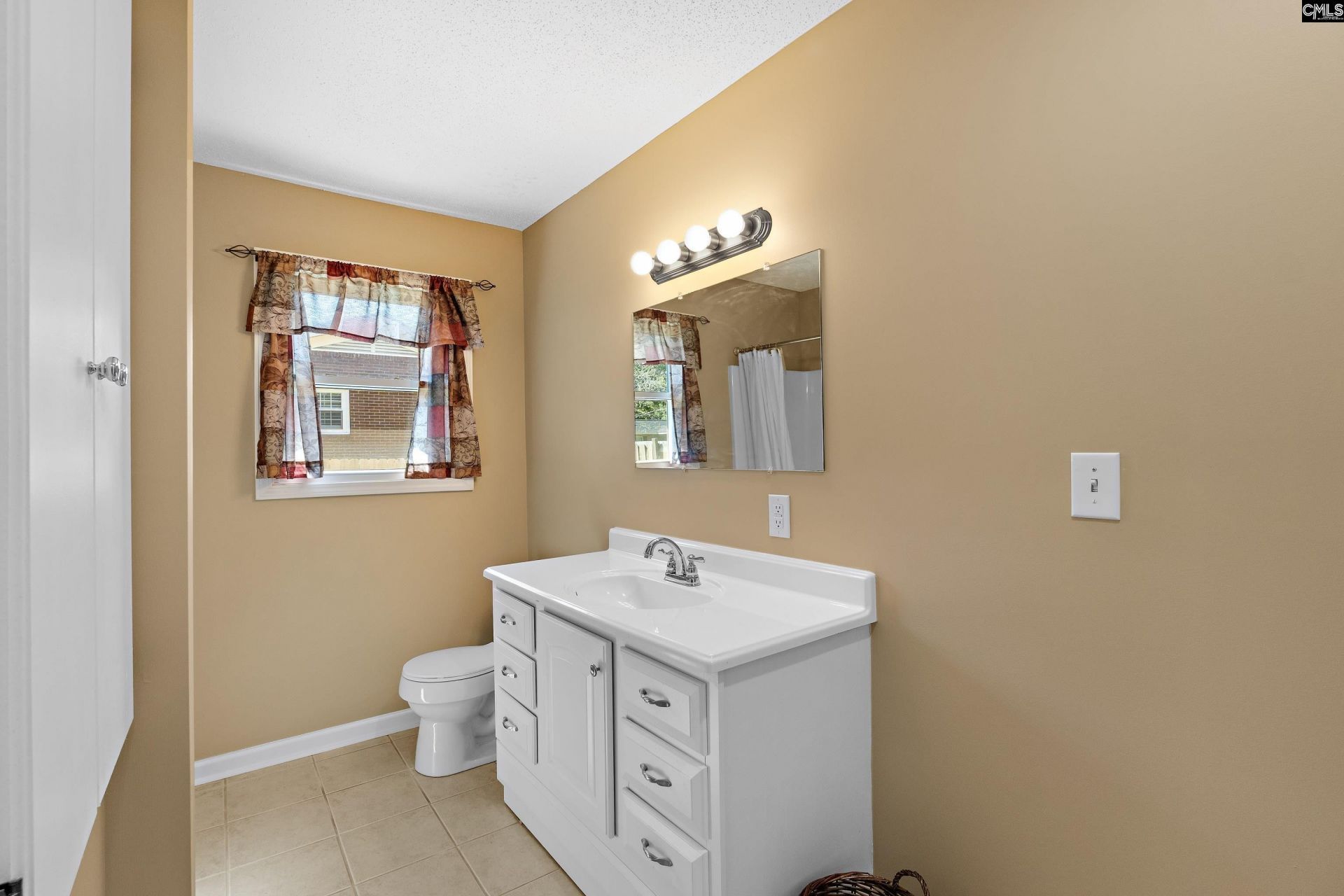 201 Golden Lane  Photo 22
