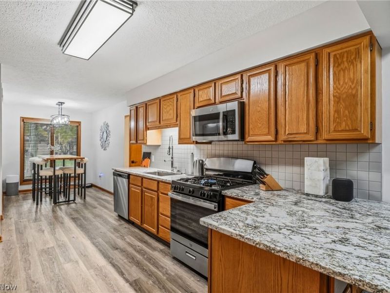 307 Tournament Trail, Cortland, OH 44410 Photo 11