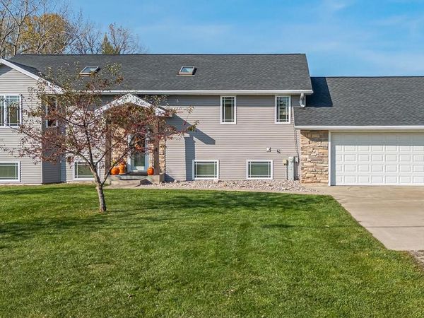 N1467 JULIUS DRIVE, Greenville, WI 54942