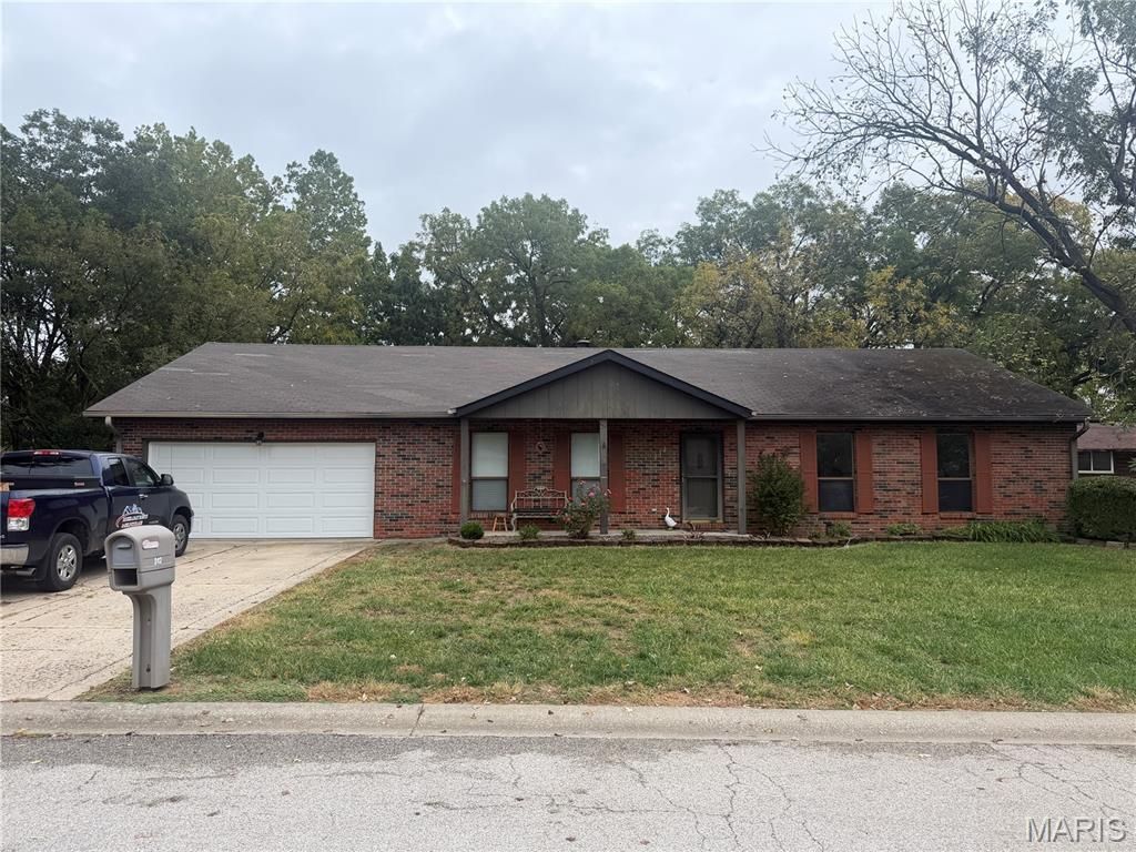 312 Flagstone Drive , Belleville, IL 62221 Main Photo