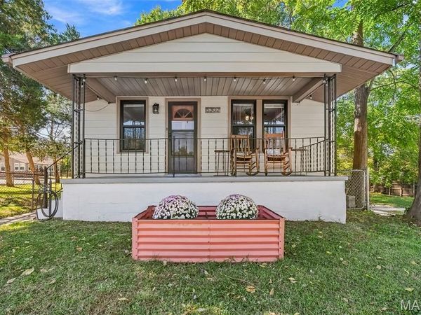 5302 Heege Road , St Louis, MO 63123