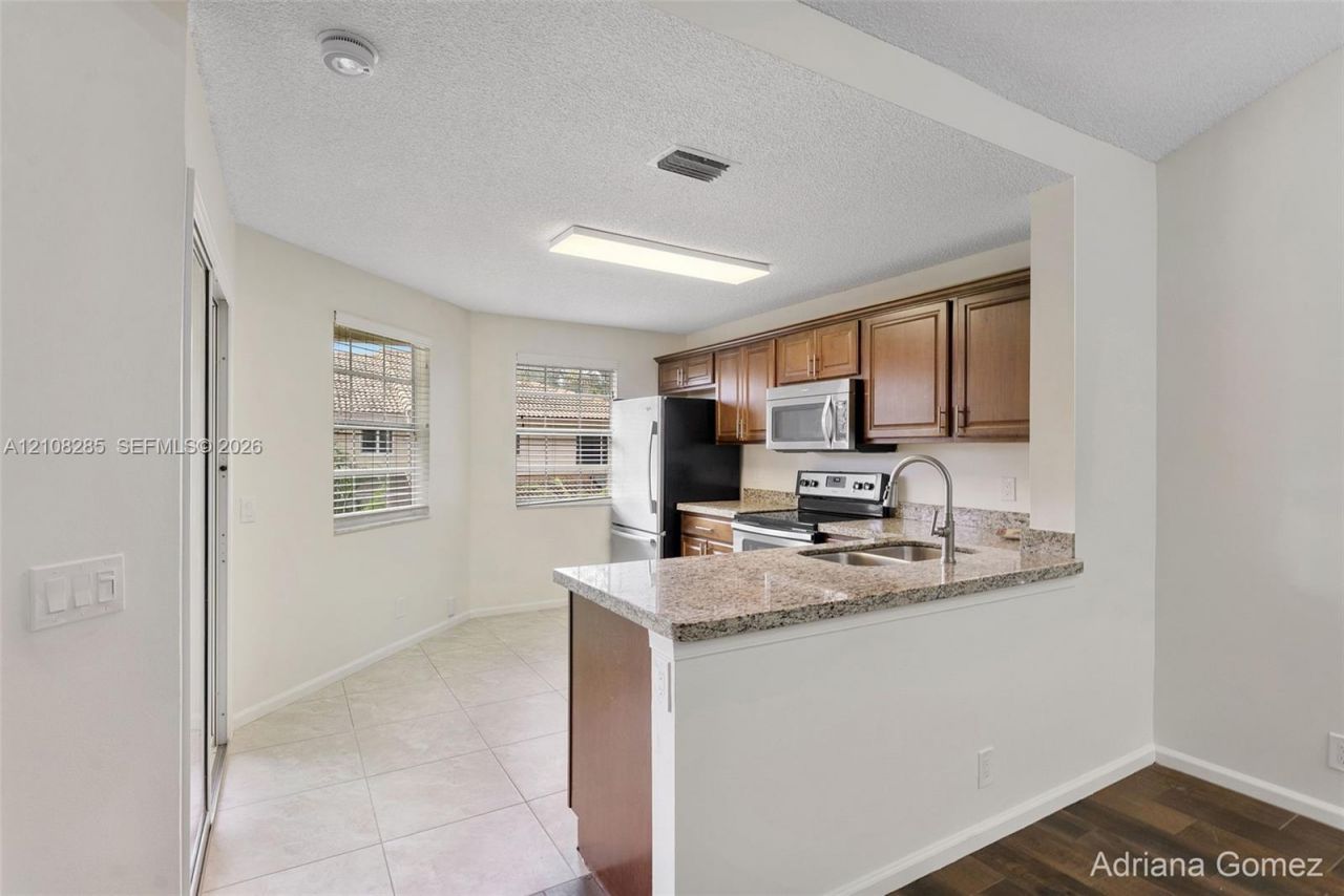 6626 Via Regina, Boca Raton, FL 33433 Photo