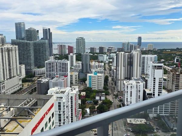 185 SW 7th St , Unit 4002, Miami, FL 33130