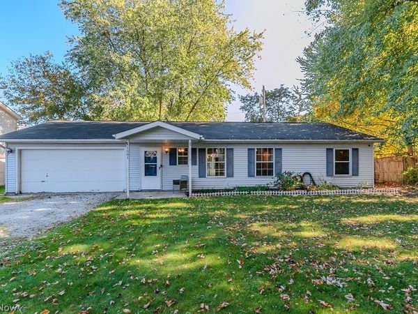 1561 Easton Avenue , Madison, OH 44057