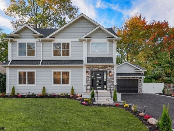 17 Blake Dr, Clark, NJ 07066