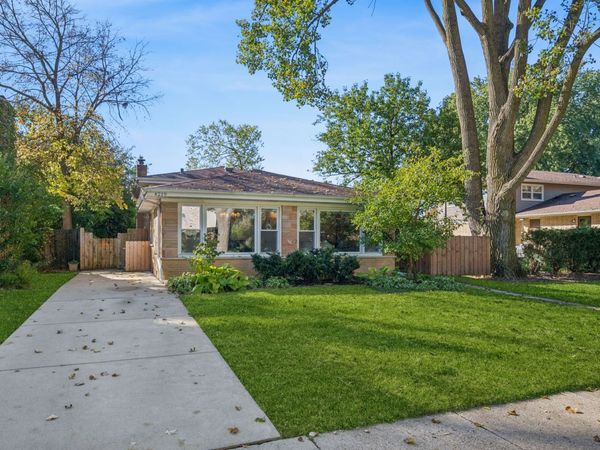 4219 Bobolink Terrace , Skokie, IL 60076