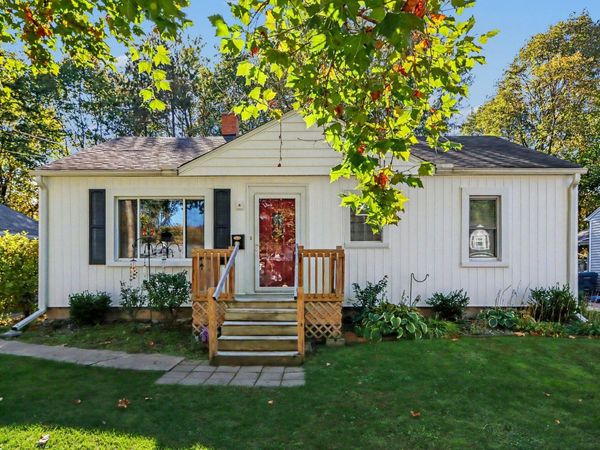 1019 Clover Street, Kalamazoo, MI 49008