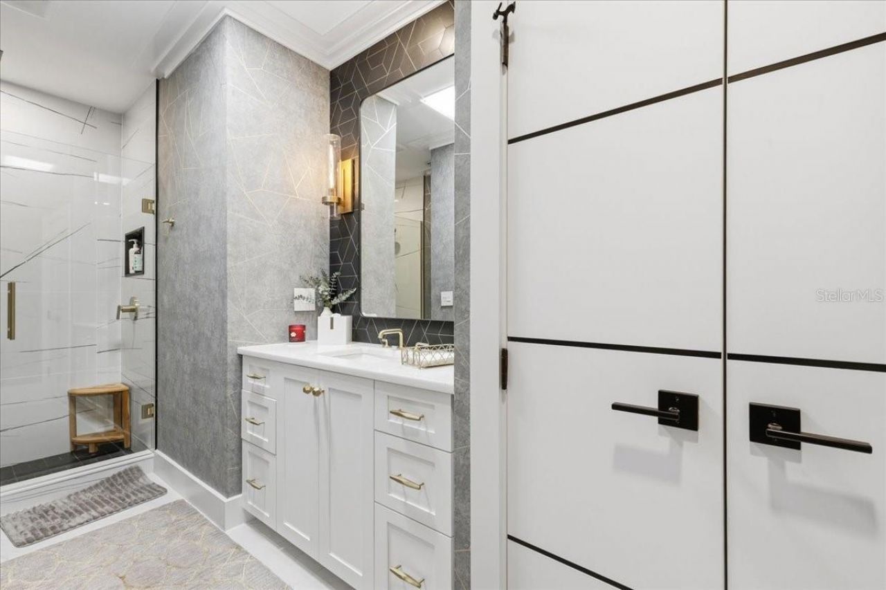 8953 Charleston Park, Unit 18, Orlando, FL 32819 Photo
