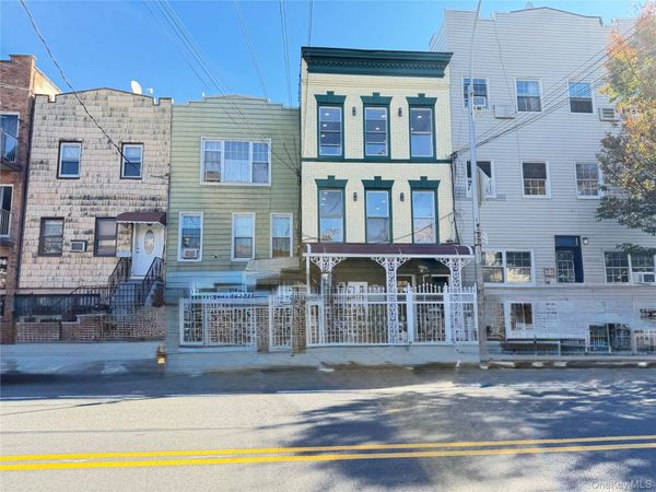 3057 14th Street, Astoria, NY 11102