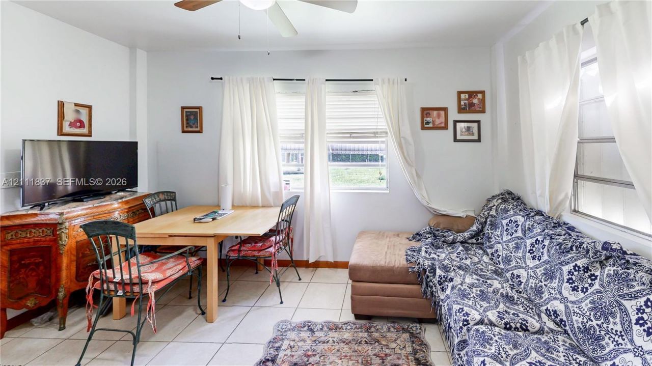 1560 NE 12th St , Homestead, FL 33033 Photo