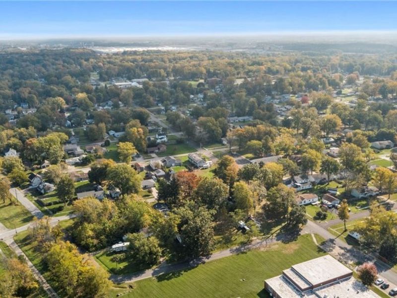 559 Pasadena Avenue, Sheffield Lake, OH 44054 Photo 11